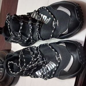 Puma Ember Demi Trail Hiking Sneakers